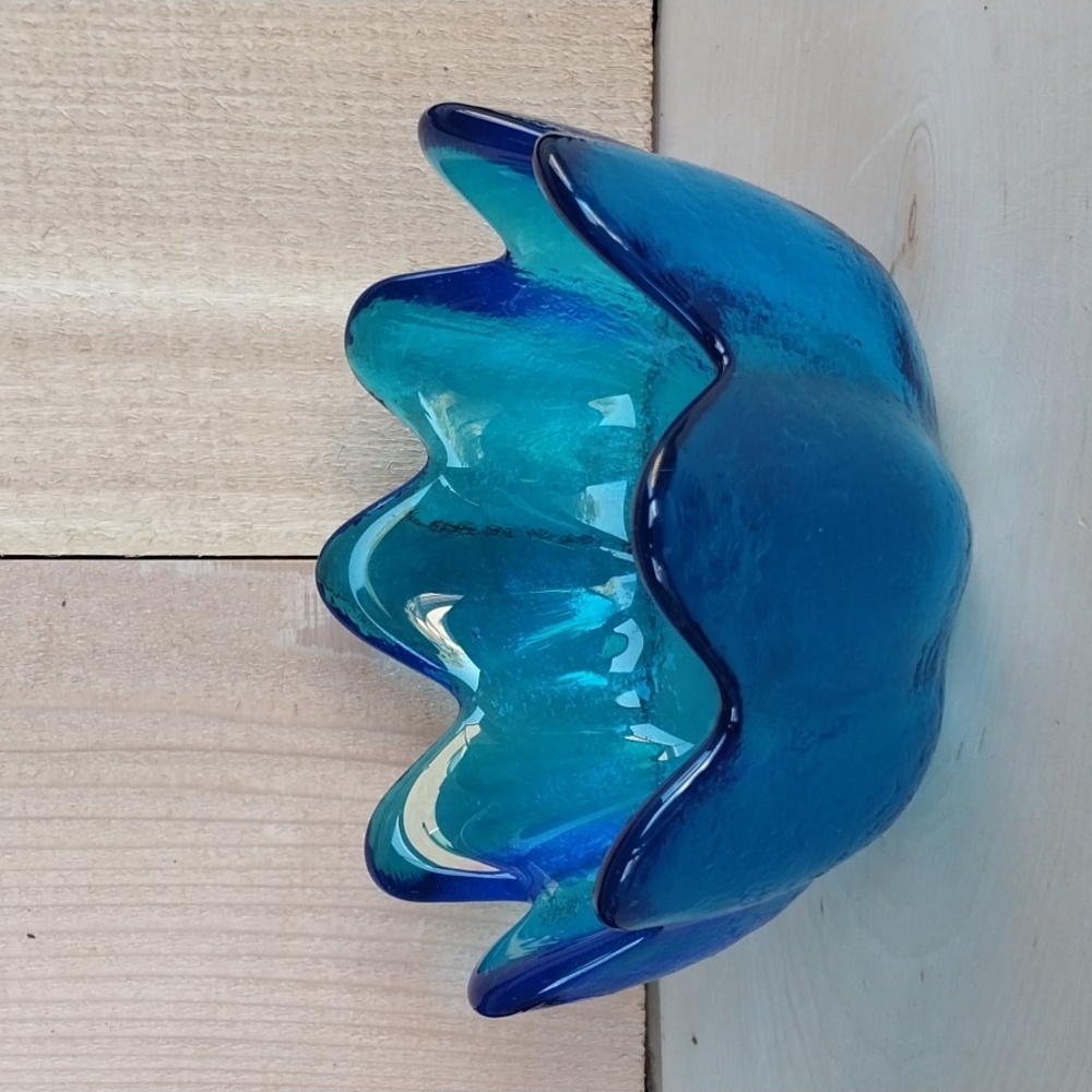 Vintage Blue Lotus Blenko(?) Indiana(?) Glass Bowl